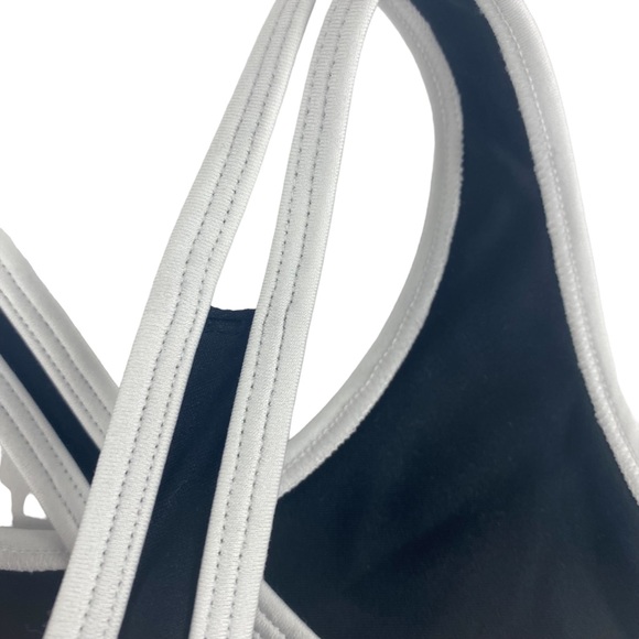 Under Armour Jr. Girl's Crossback Sports Bra Size L NWT - Picture 6 of 10